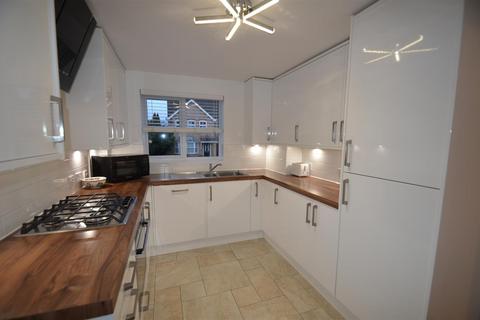 6 Priory Gate, Shefford, SG17 5TX