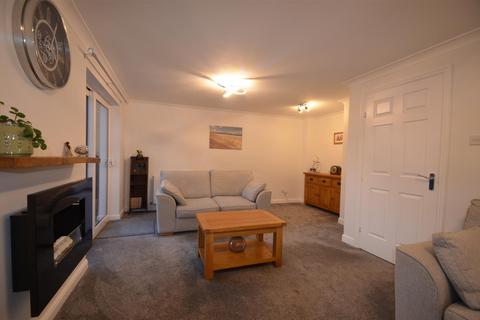 6 Priory Gate, Shefford, SG17 5TX