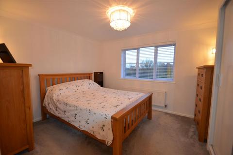 6 Priory Gate, Shefford, SG17 5TX