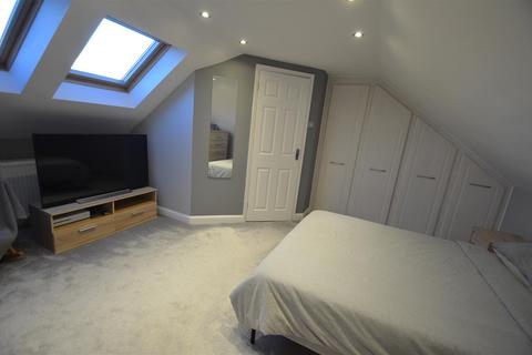 6 Priory Gate, Shefford, SG17 5TX