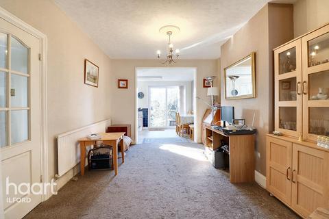 3 bedroom terraced house for sale, Thornhill Gardens, Barking