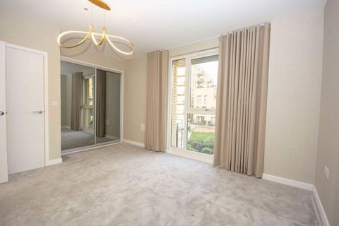 2 bedroom flat to rent, Egret Square, London NW9