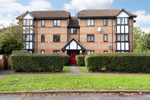 2 bedroom flat for sale, Dalrymple Close, London N14