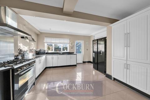 32 Thaxted Road, London, SE9 3PT