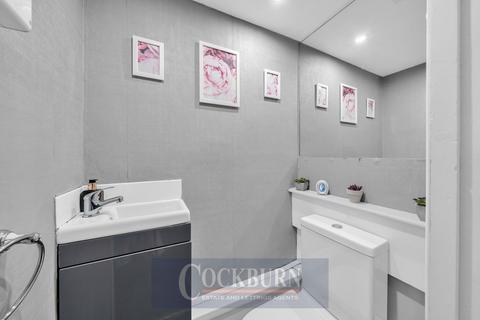 32 Thaxted Road, London, SE9 3PT