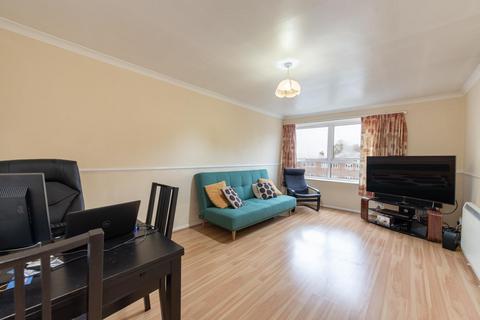 1 bedroom flat for sale, Chase Side, London N14