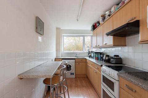 1 bedroom flat for sale, Chase Side, London N14