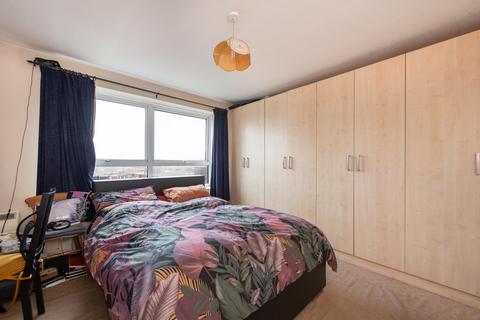 1 bedroom flat for sale, Chase Side, London N14