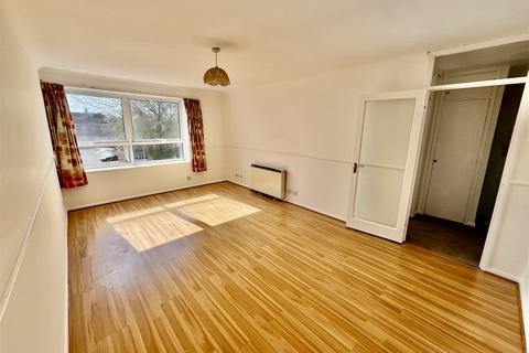 1 bedroom flat for sale, Chase Side, London N14