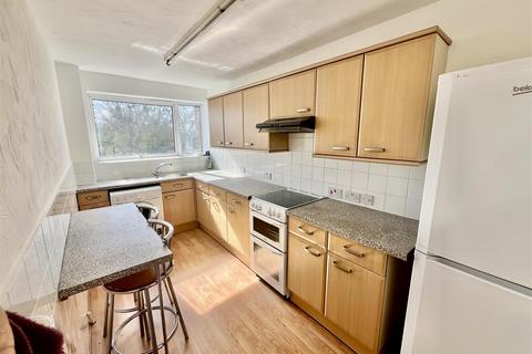 1 bedroom flat for sale, Chase Side, London N14
