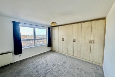 1 bedroom flat for sale, Chase Side, London N14