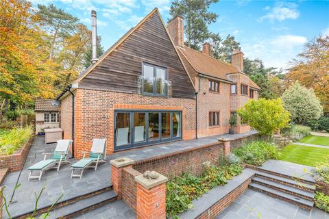 Overwood House Old Compton Lane, Farnham, GU9 8EH