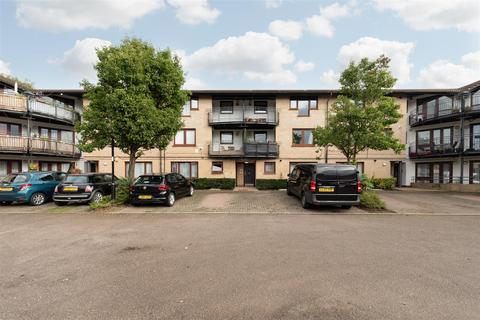 1 bedroom ground floor flat for sale, Shapland Way, London N13