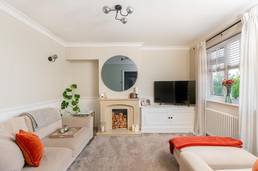5 C6 RSL - Living Room C.jpg