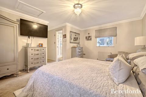 3 Hare Bridge Crescent, Ingatestone, CM4 9DR