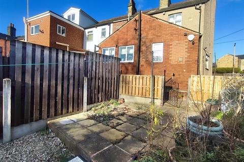 14 Blacker Road, Mapplewell, Barnsley, S75 6BW