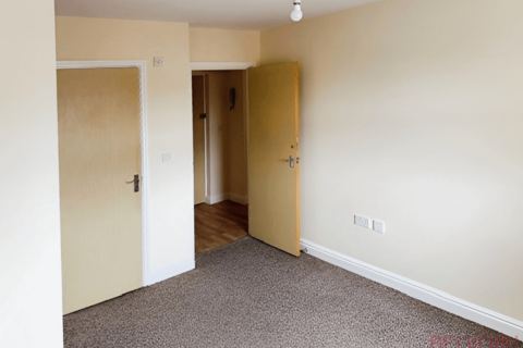 2 bedroom flat to rent, Youngs Avenue, Fernwood, Newark, NG24