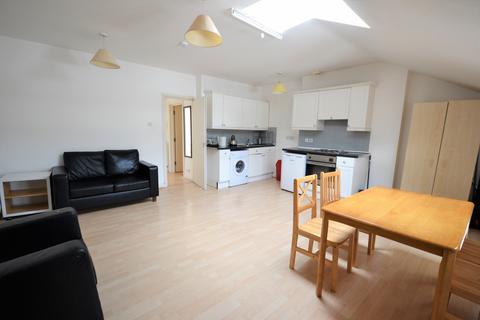 2 bedroom flat to rent, Flat 5, 409, London E8