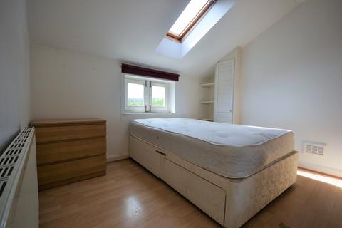 2 bedroom flat to rent, Flat 5, 409, London E8