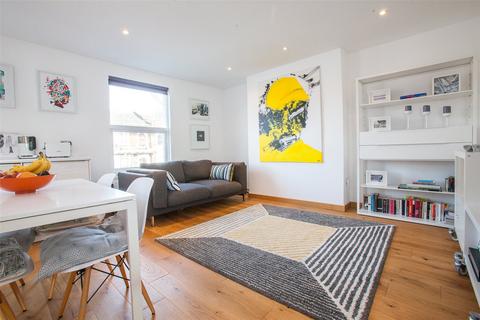 2 bedroom flat for sale, Limes Grove, Lewisham, London, SE13