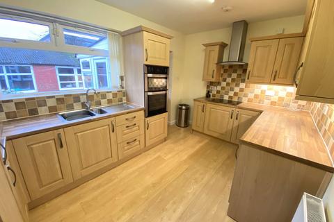 8 Sholver Lane, Oldham, OL1 4NT