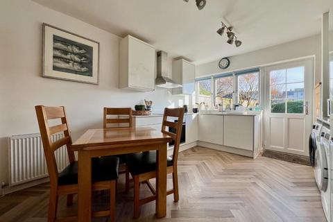 26 Howmead, Berkeley, GL13 9AS