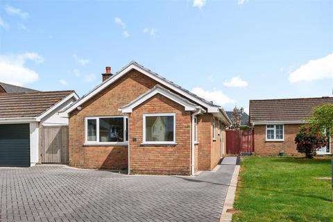 2 bedroom detached bungalow to rent, Church View Road, Probus, Truro