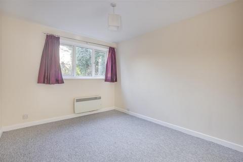 2 bedroom house to rent, London Road, High Wycombe HP11