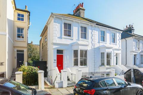 1 bedroom flat to rent, Hova Villas, Hove, BN3