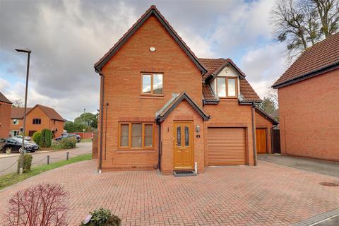 3 bedroom detached house for sale, Berkeley Close, Hucclecote, Gloucester