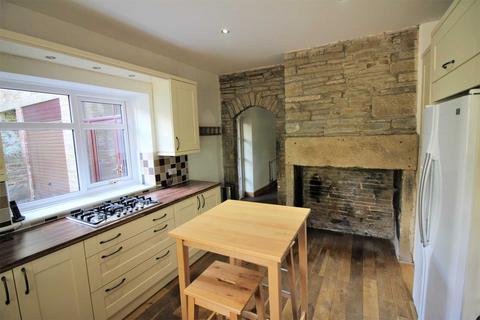 3 bedroom detached house to rent, Huddersfield Road, Holmfirth HD9