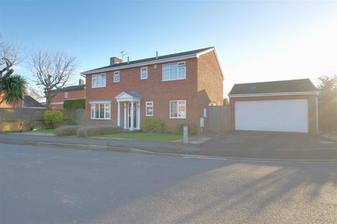 5 bedroom detached house for sale, Ladywell Close, Gloucester