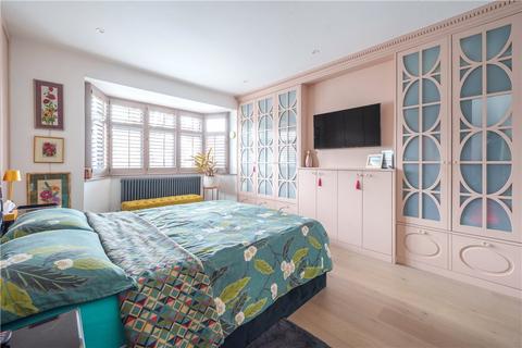 10 Fosse Way, London, W13 0BZ