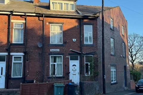 2 bedroom end of terrace house to rent, Ross Grove, LEEDS LS13