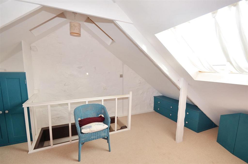 Attic room/bedroom