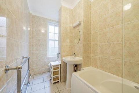 2 bedroom apartment to rent, Avenue Road, London NW8