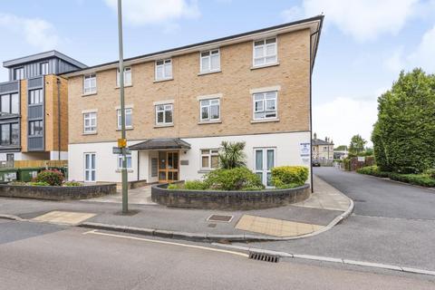 2 bedroom apartment to rent, Staines-Upon-Thames,  Surrey,  TW18