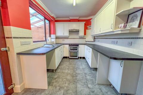 3 bedroom end of terrace house for sale, Whitehouse Crescent, Nuneaton