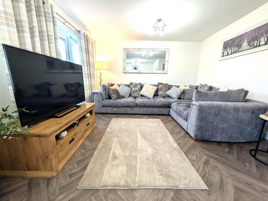 Lounge / Dining Room