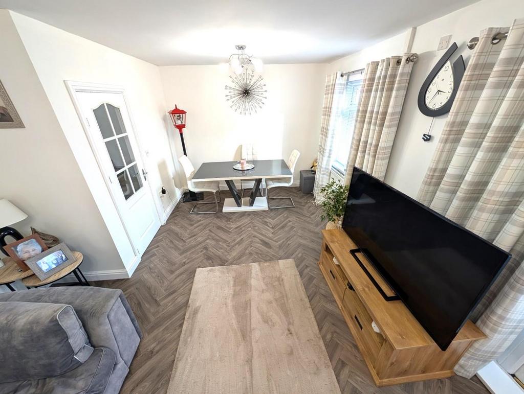 Lounge / Dining Room