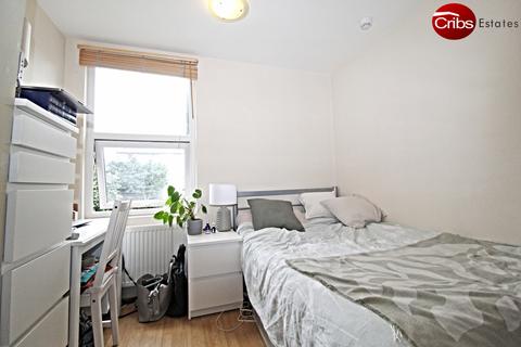 1 bedroom in a flat share to rent, London, SW19