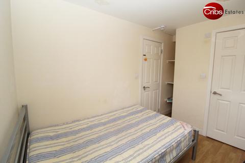 1 bedroom in a flat share to rent, London, SW19