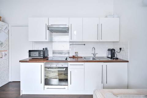 Flat 1, 11 Goldsmith Road, London, W3 6PX