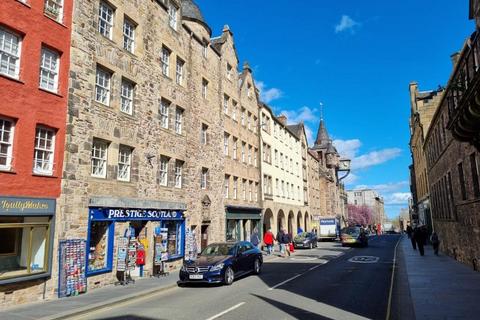 2 bedroom flat to rent, Canongate, Old Town, Edinburgh, EH8