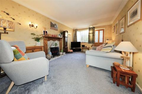 17 Chelston Drive, Wolverhampton, WV6 0LQ