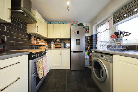 17 Chelston Drive, Wolverhampton, WV6 0LQ