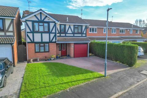 4 bedroom detached house for sale, Newlyn Close, Nuneaton