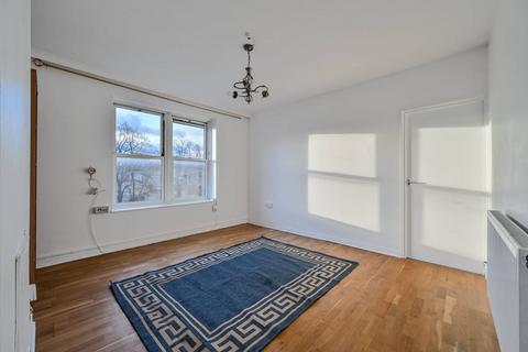 2 bedroom flat to rent, Amhurst Road, Clapton, London, E8