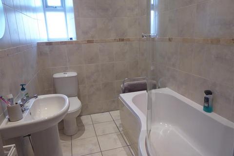 2 bedroom house to rent, Acre Street, Huddersfield