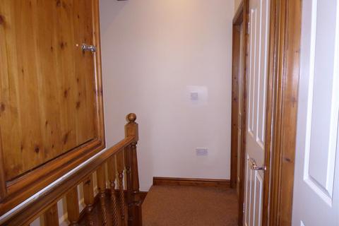 2 bedroom house to rent, Acre Street, Huddersfield